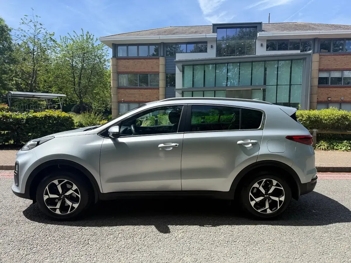 Used Kia Sportage 177 HP (130 kW) 2021 Metallic silver SUV