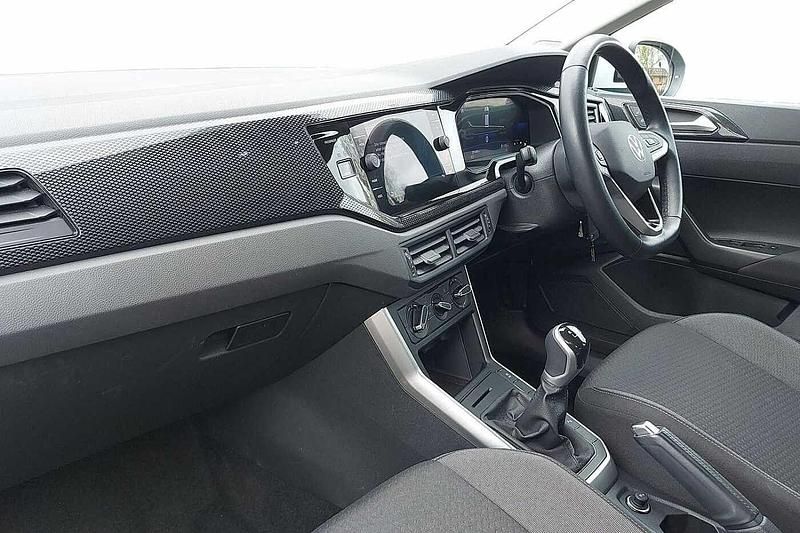 Used VW Taigo Life 95 HP (69 kW) 2024 White SUV