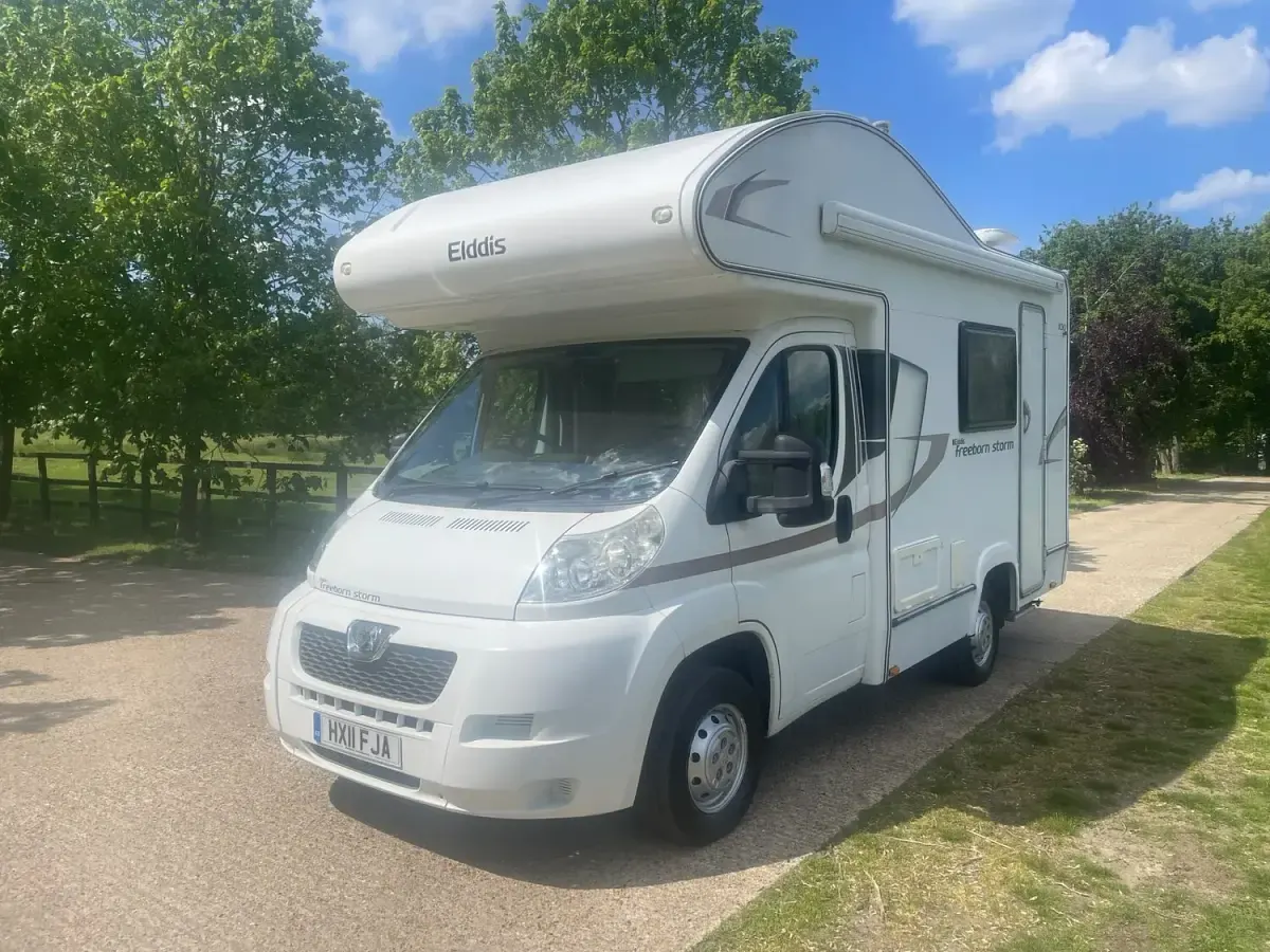 Käytetty Peugeot Boxer 2011 Valkoinen Van