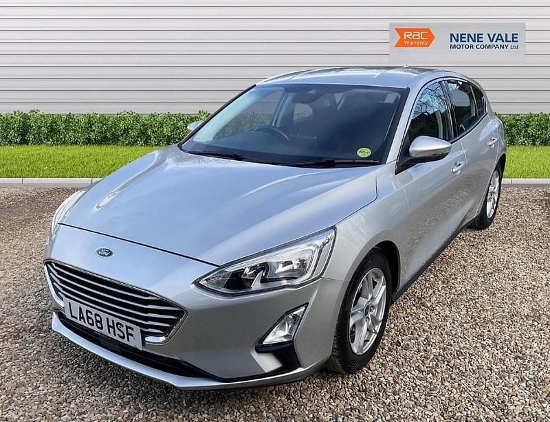 Used Ford Focus Zetec 100 HP (73 kW) 2019 Silver Hatchback