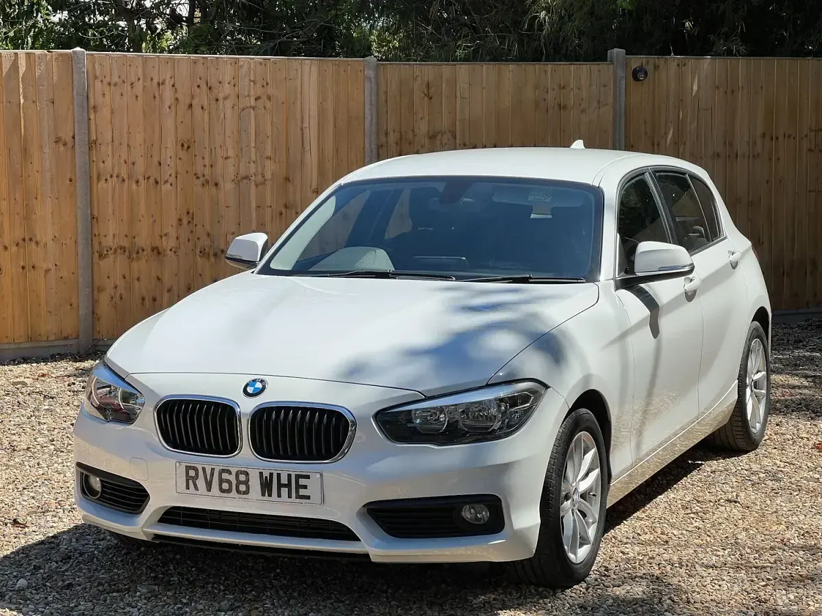 Used BMW 118 Impressive 2018 White Hatchback