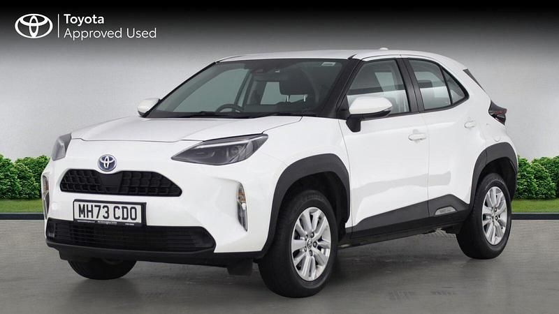 Used Toyota Yaris Hybrid 116 HP (85 kW) 2024 White