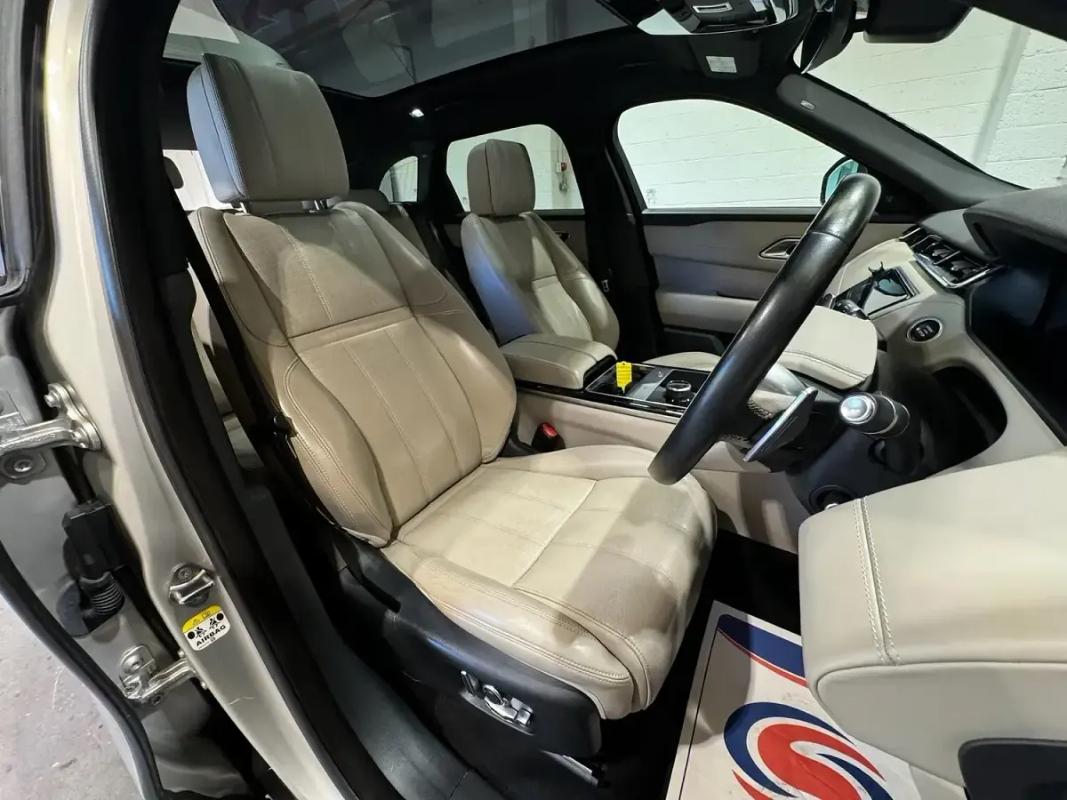 Used Land Rover Range Rover Velar SE Dynamic 241 HP (177 kW) 2019 Silver SUV
