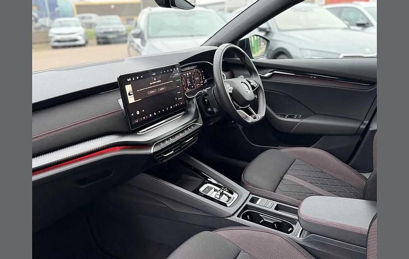 Used Skoda Octavia vRS 265 HP (194 kW) 2025 Race blue metallic Estate