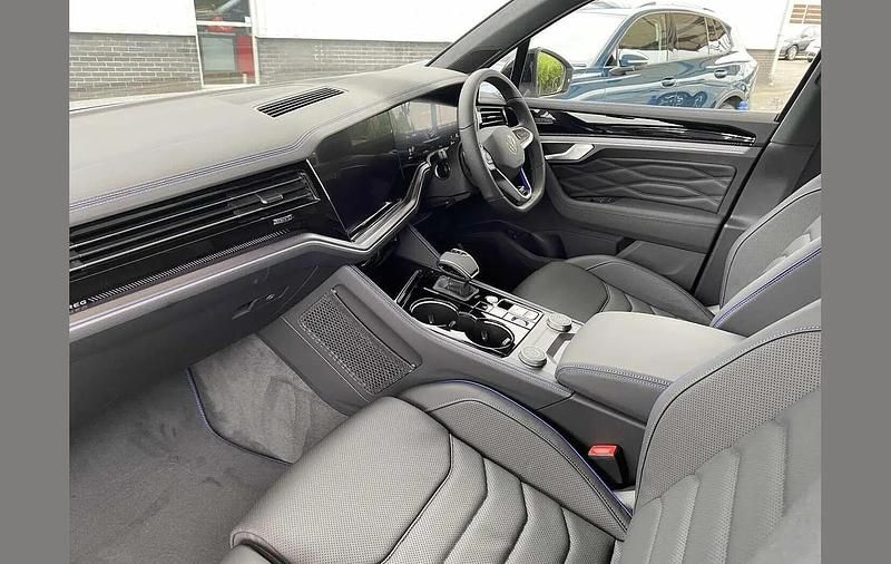 Used VW Touareg R 462 HP (339 kW) 2025 White SUV