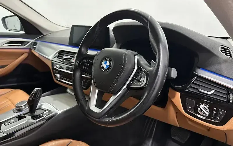 Used BMW 520 Comfort Edition 190 HP (139 kW) 2019 Blue Sedan