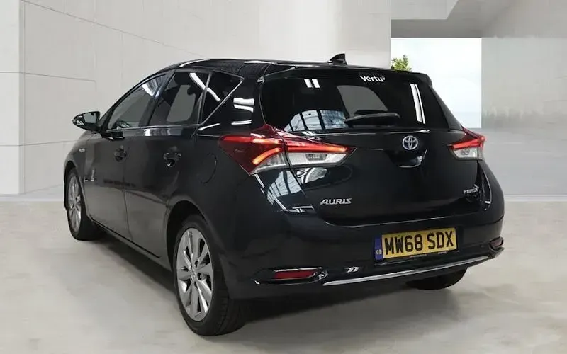 Used Toyota Auris Hybrid 136 HP (100 kW) 2019 Black Hatchback