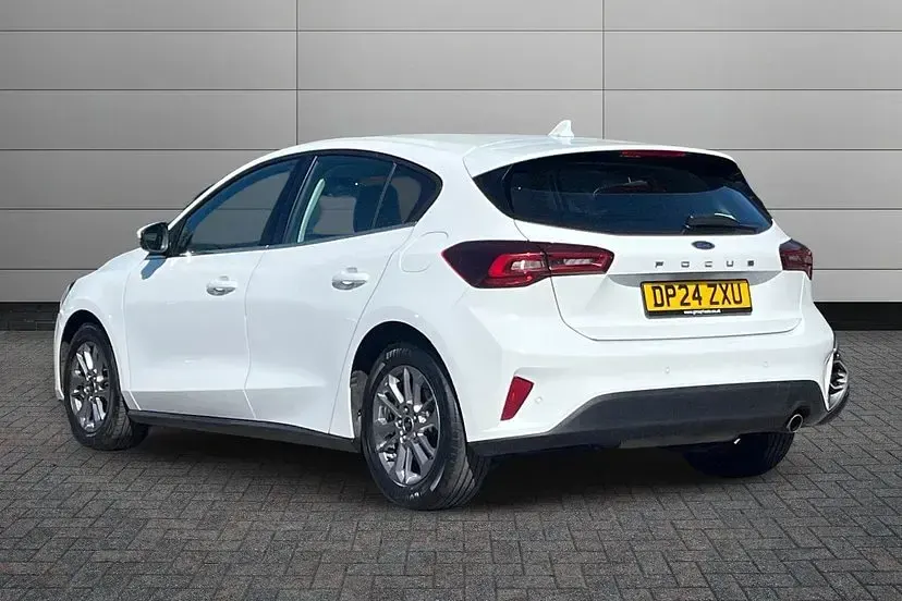 Used Ford Focus Titanium 123 HP (90 kW) 2024 White Hatchback