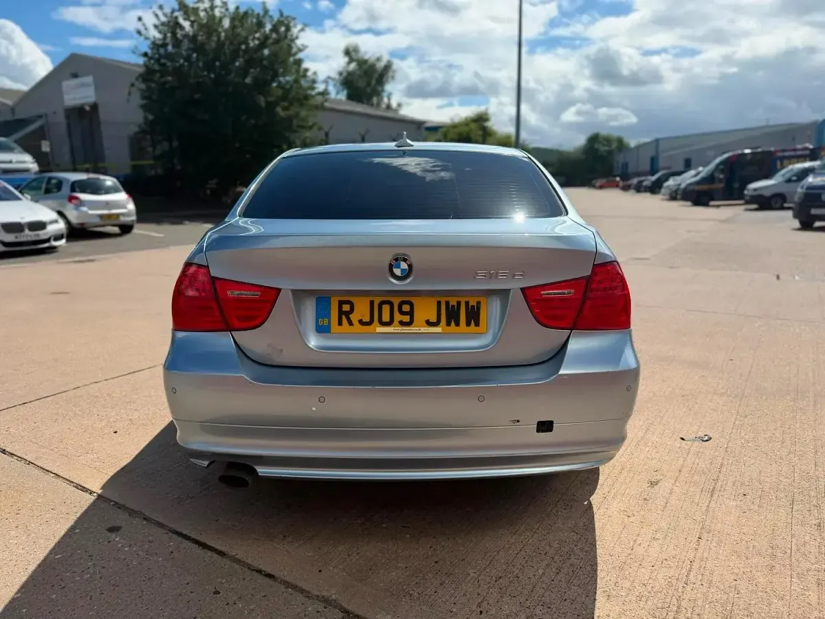 Used BMW 318 2009 Blue Sedan