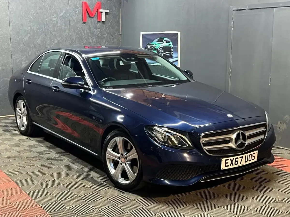 Usado Mercedes E350 SE 258 HP (189 kW) 2017 Azul Sedan