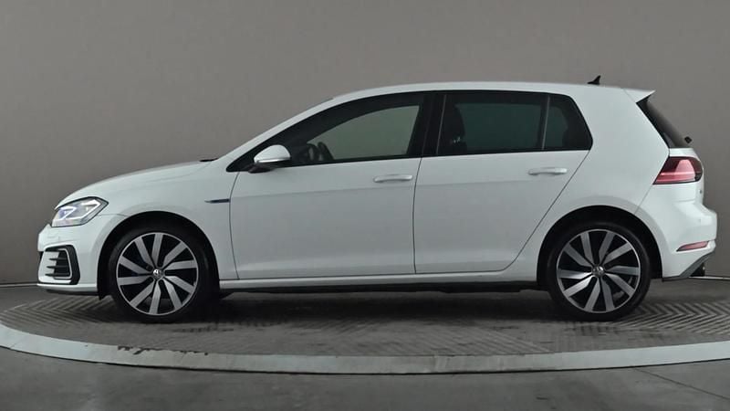 Used VW Golf VII Advance 204 HP (150 kW) 2018 White Hatchback