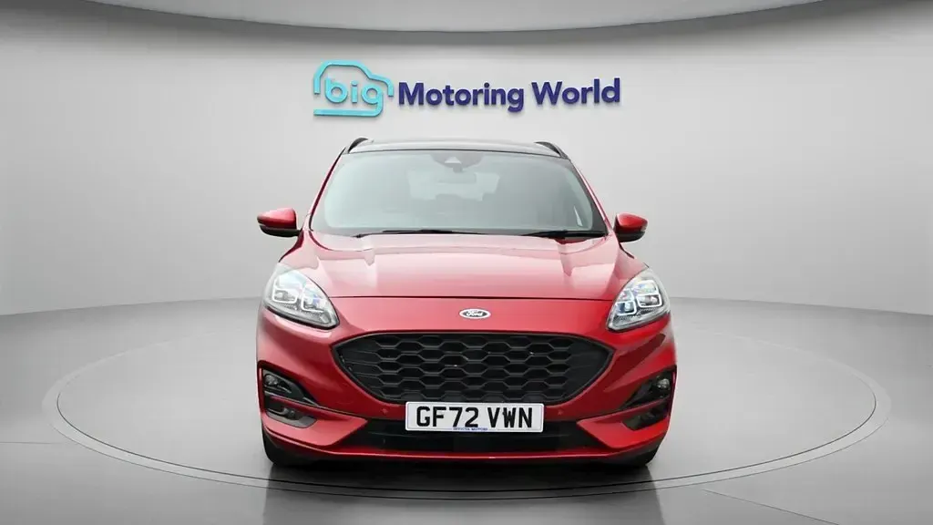Usado Ford Kuga ST-Line X 190 CV (139 kW) 2022 Rojo SUV
