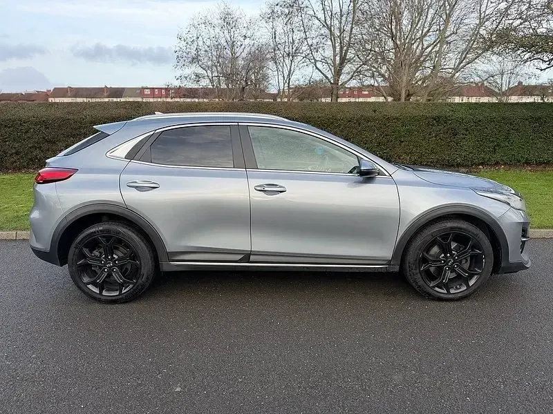 Usado Kia XCeed 160 HP (117 kW) 2021 Prateado SUV