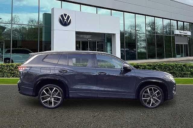 Used VW Touran R-line 150 HP (110 kW) 2025 Urano grey MPV