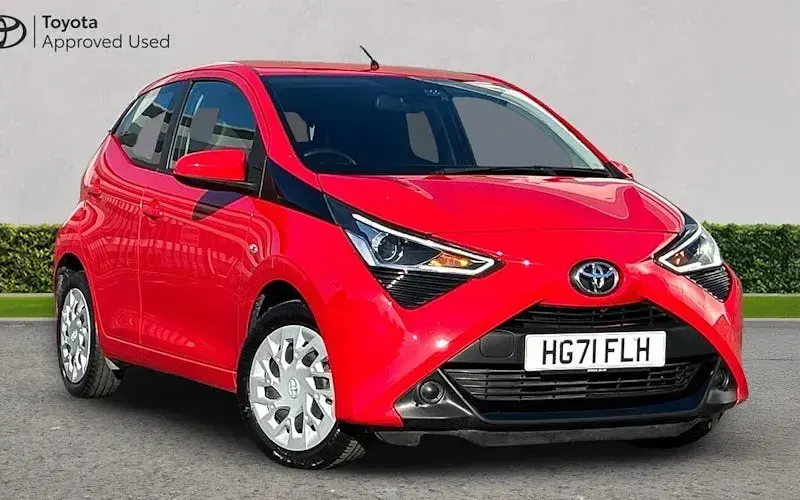 Used Toyota Aygo X-play 72 HP (52 kW) 2021 Hatchback