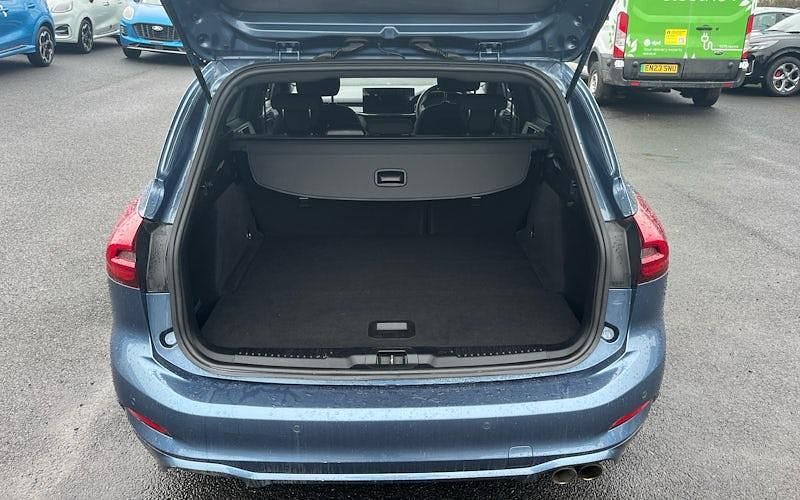 Used Ford Focus ST-Line 125 HP (91 kW) 2023 Blue Estate