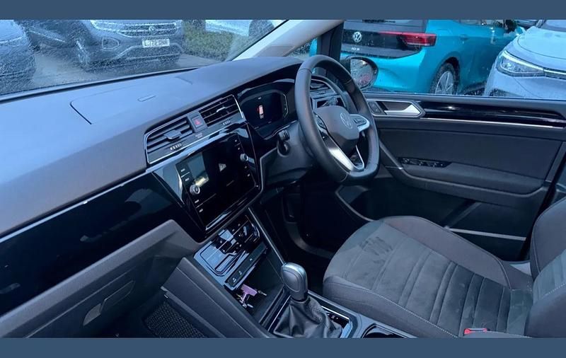 Used VW Touran SEL 150 HP (110 kW) 2025 Grey MPV