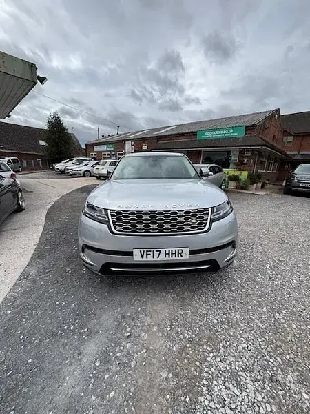 Used Land Rover Range Rover Velar SE 240 HP (176 kW) 2017 Silver SUV