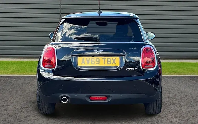 Used Mini Cooper Classic 136 HP (100 kW) 2021 Hatchback