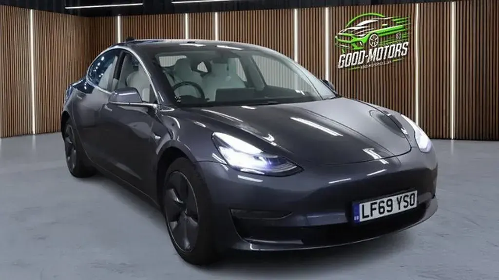 Used Tesla Model 3 Standard Range 239 kW (325 HP) 2019 Sedan