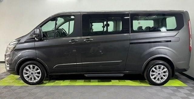 Used Ford Tourneo Titanium 150 HP (110 kW) 2022 Grey MPV