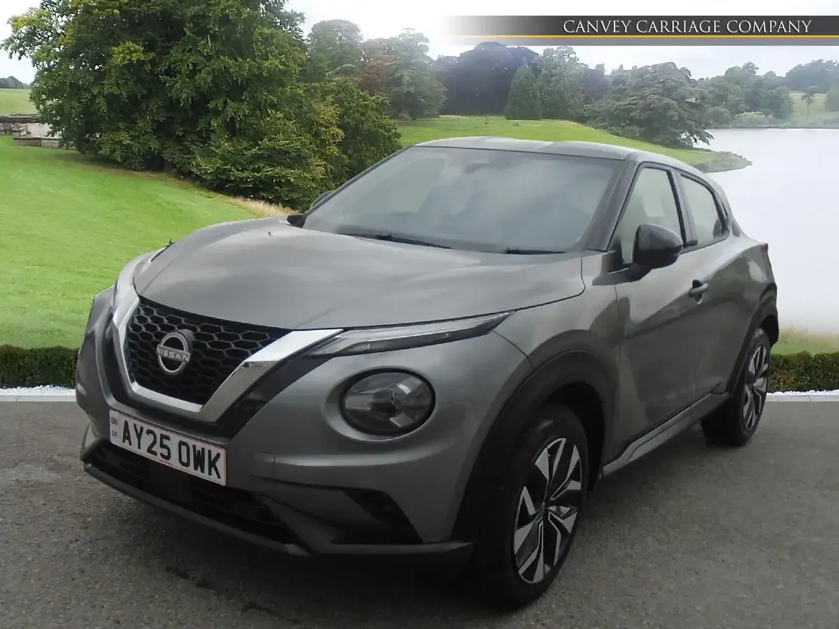 Używany Nissan Juke Acenta Premium 114 KM (83 kW) 2025 Szary SUV