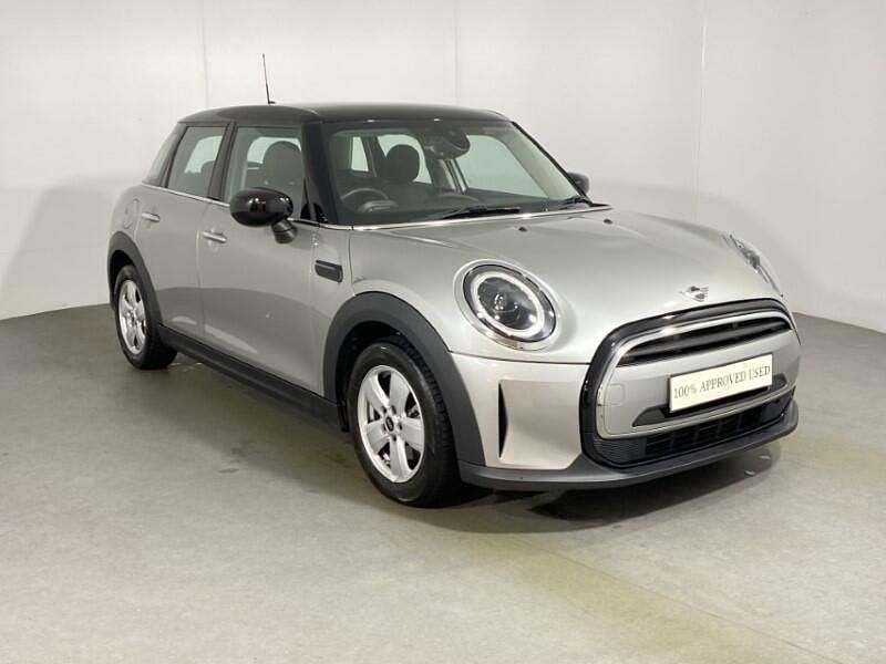 Silver Used 2023 Mini Cooper Classic Hatchback | £19,250 (Fair price) - Image 1/4
