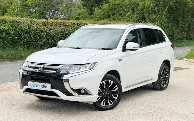 Używany Mitsubishi Outlander P-HEV 203 KM (149 kW) 2016 Kombi