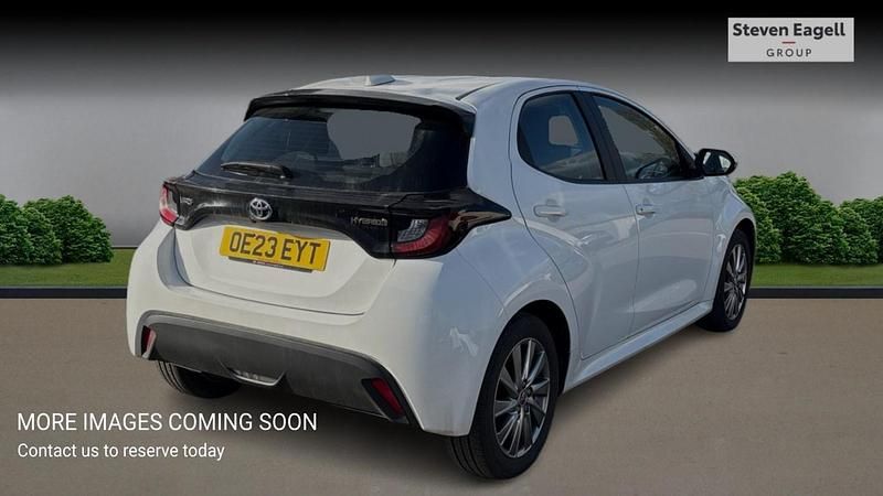 Used Toyota Yaris Hybrid 2023 White Hatchback