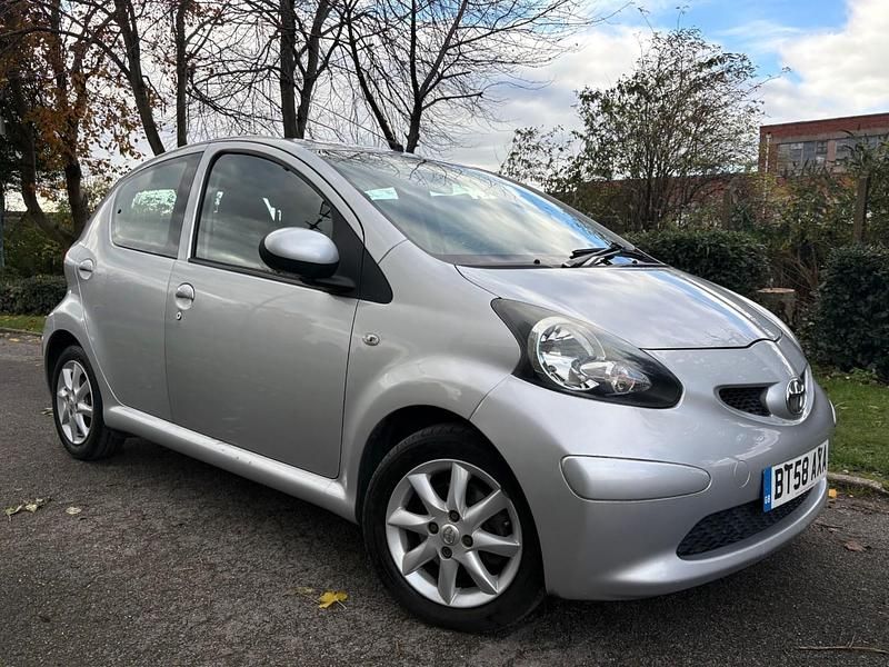 Silver Used 2009 Toyota Aygo Edition Hatchback | £1,950 (Super price) - Image 1/4