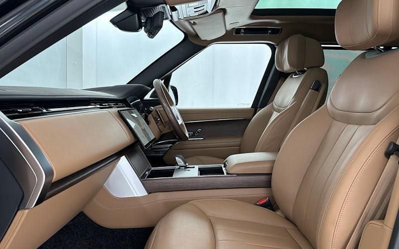 Used Land Rover Range Rover Autobiography 349 HP (256 kW) 2025 SUV