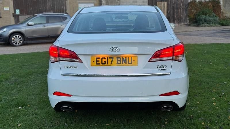 Used Hyundai i40 141 HP (103 kW) 2017 White Sedan