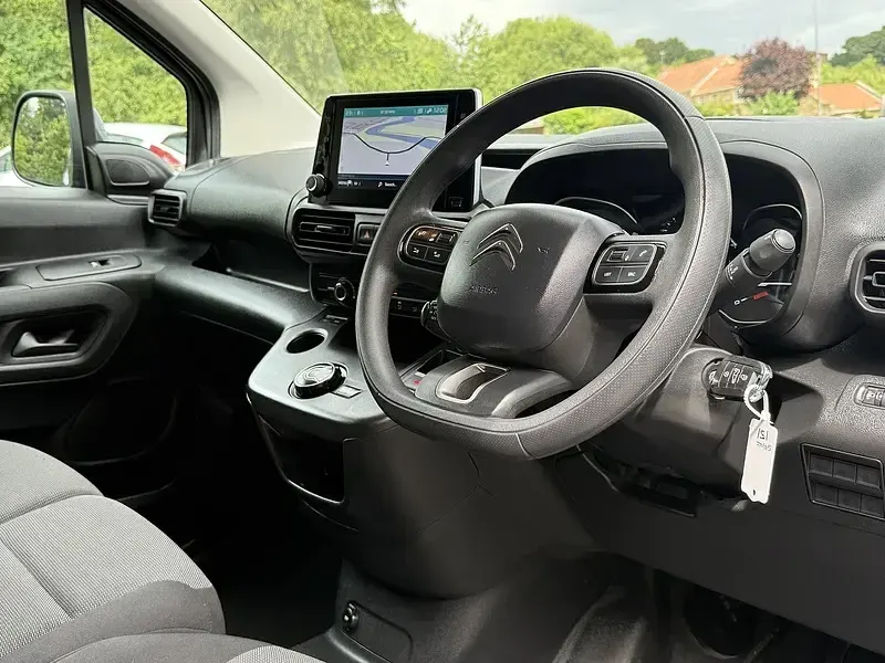 Used Citroën Berlingo Start 130 HP (95 kW) 2020 Grey MPV