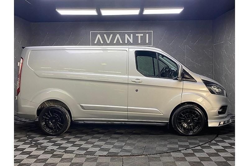 Used Ford Transit Custom Limited 130 HP (95 kW) 2022 Silver Van