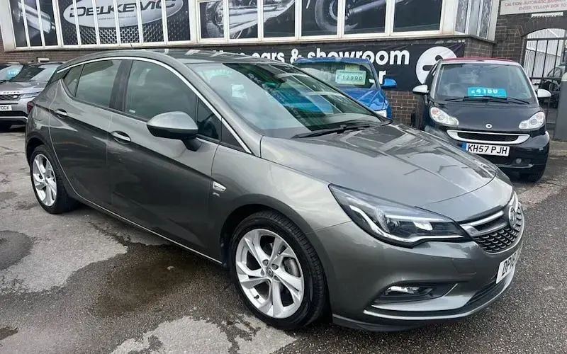 Used Vauxhall Astra SRi 150 HP (110 kW) 2018 Hatchback
