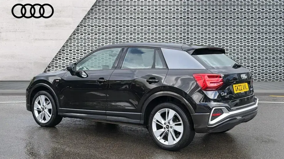 Usado Audi Q2 S-Line 150 CV (110 kW) 2022 Negro SUV
