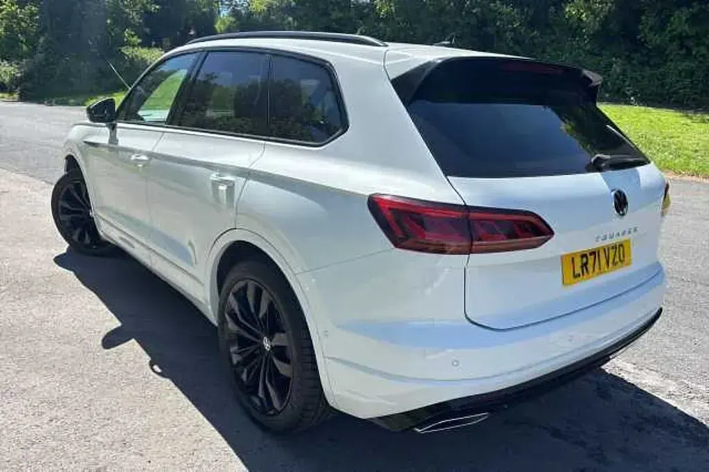 Used VW Touareg Black Edition 286 HP (210 kW) 2021 White SUV