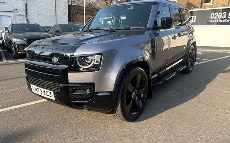 Used Land Rover Defender 404 HP (297 kW) 2024 SUV