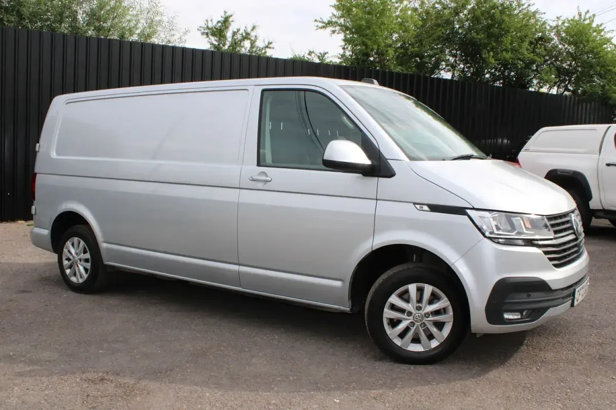 Used VW Transporter Highline 148 HP (108 kW) 2023 Silver Van