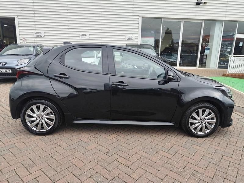 Used Toyota Yaris Hybrid 116 HP (85 kW) 2022 Eclipse black Hatchback