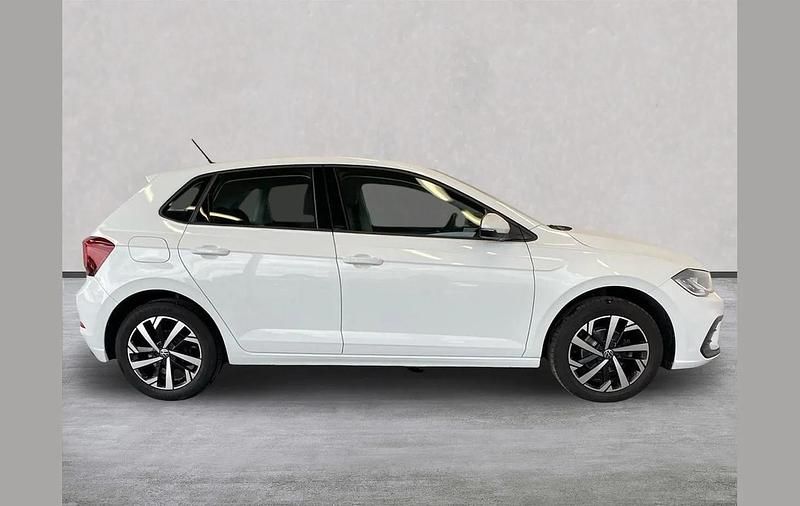 Used VW Polo Life 79 HP (58 kW) 2024 White Hatchback