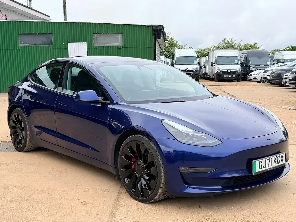 Używany Tesla Model 3 Performance 461 kW (627 KM) 2021 Niebieski Sedan/Limuzyna