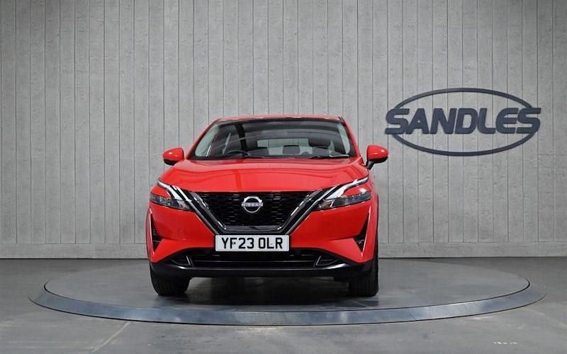Used Nissan Qashqai Acenta Premium 158 HP (116 kW) 2023 Red SUV