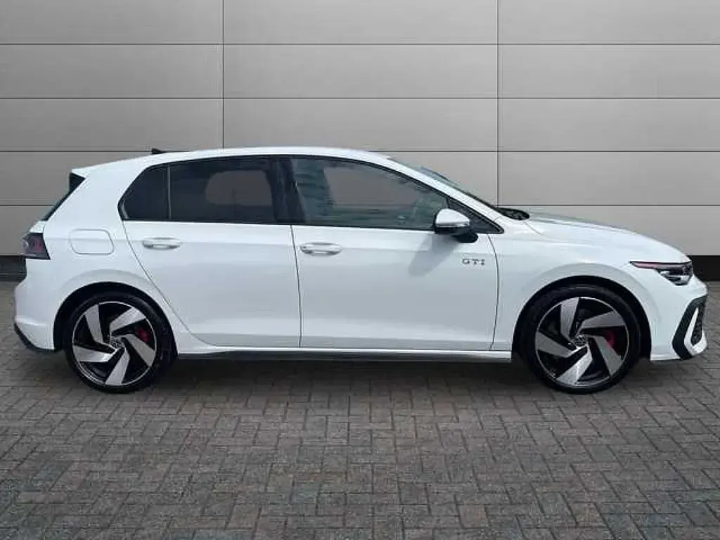 Used VW Golf VIII 265 HP (194 kW) 2024
