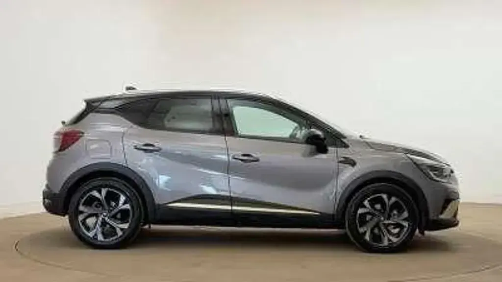 Used Renault Captur Bose Edition 142 HP (104 kW) 2023 Grey/black  SUV