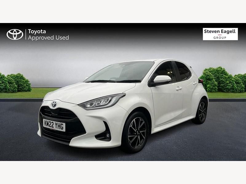 Used Toyota Yaris Hybrid Design 2022 White Hatchback