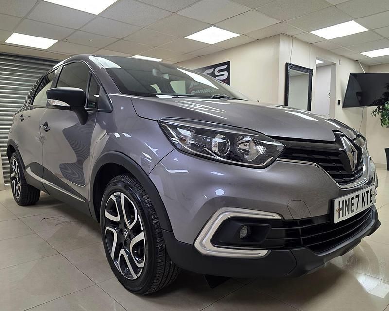 Grey Used 2017 Renault Captur Dynamique SUV | £6,495 (Super price) - Image 1/4