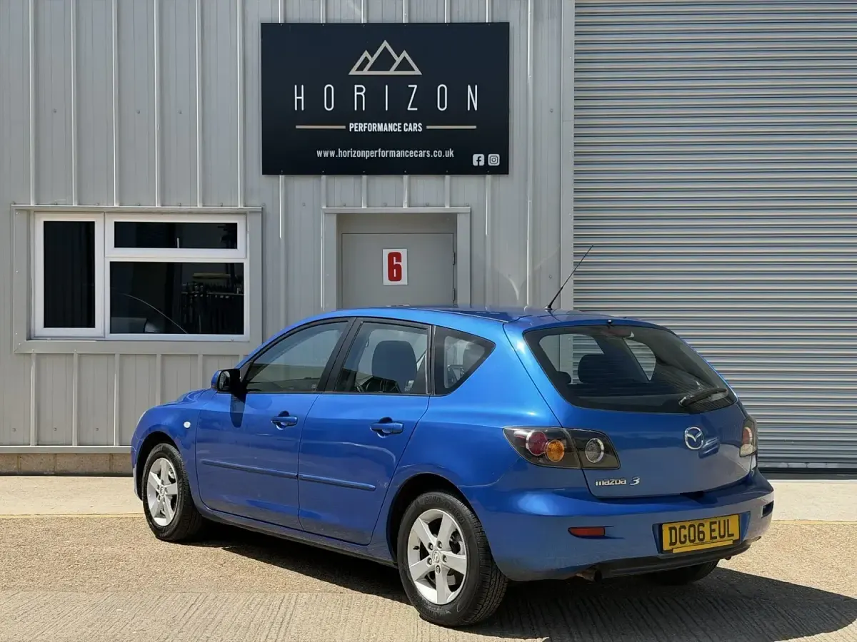 Used Mazda 3 105 HP (77 kW) 2006 Blue Hatchback