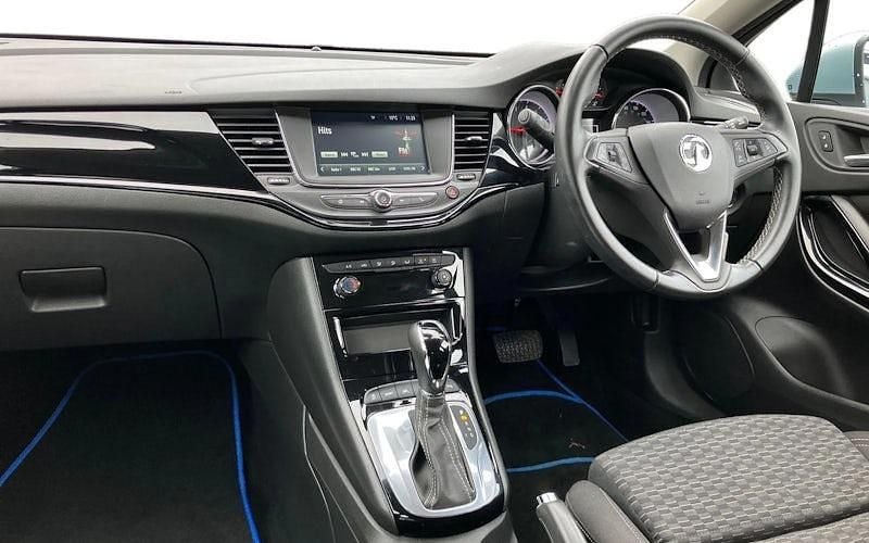 Used Vauxhall Astra SRi 150 HP (110 kW) 2019 Silver Hatchback
