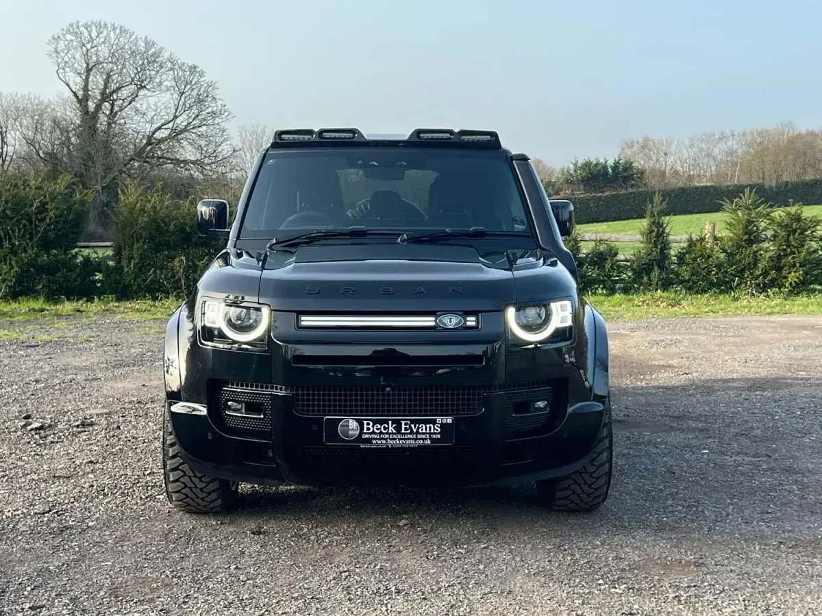 Used Land Rover Defender 525 HP (386 kW) 2021 Black SUV